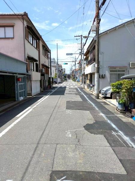 ���{���s���Z�g��ƃP�u��c2���ڂ̒��È�ˌ��Ă̑O�ʓ��H�܂ތ��n�ʐ^