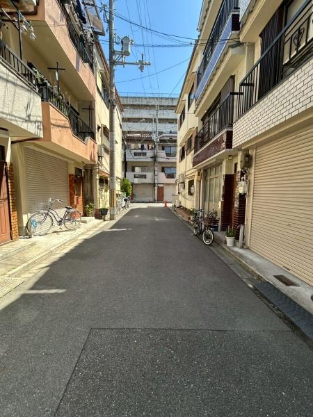 ���{�����s��]���V��4���ڂ̓y�n�̑O�ʓ��H�܂ތ��n�ʐ^