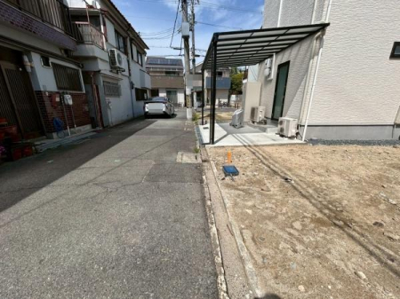 ���{����s�����3���ڂ̓y�n�̑O�ʓ��H�܂ތ��n�ʐ^