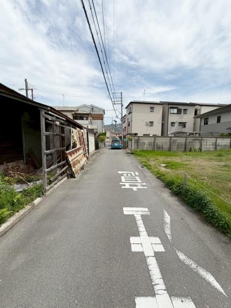 ���{�����s�g�c�{��1���ڂ̓y�n�̑O�ʓ��H�܂ތ��n�ʐ^