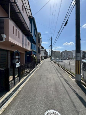 ���{�Q����s�_��2���ڂ̒��È�ˌ��Ă̑O�ʓ��H�܂ތ��n�ʐ^