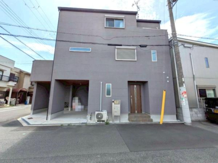 ���{���s���Z�g���c3���ڂ̒��È�ˌ��Ă̒��ԏ�