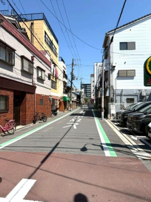 ���{���s����撆�쐼2���ڂ̒��Ãe���X�n�E�X�̑O�ʓ��H�܂ތ��n�ʐ^