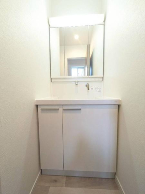 ���{���s�����ю�2���ڂ̒��È�ˌ��Ă̐��ʑ�E���ʏ�