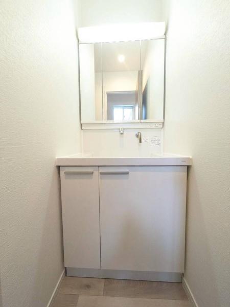 ���{���s�����ю�2���ڂ̒��È�ˌ��Ă̐��ʑ�E���ʏ�