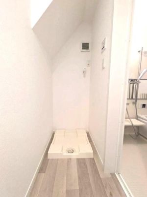 ���{���s�����ю�2���ڂ̒��È�ˌ��Ă̐��ʑ�E���ʏ�