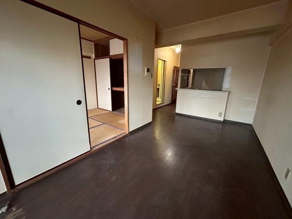 ���{�Q����s�������̒��Ã}���V�����̃��r���O