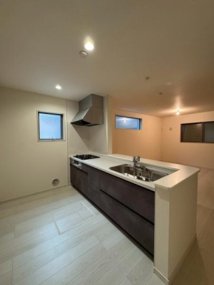 ���{�Q����s����7���ڂ̐V�z��ˌ��ẴL�b�`��