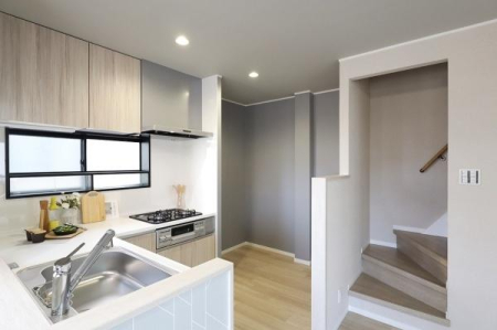 ���{���s����撷�g�o��2���ڂ̒��È�ˌ��ẴL�b�`��