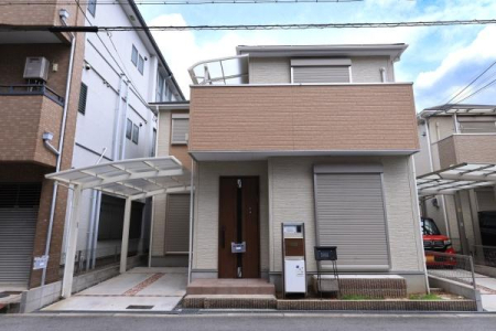 ���{���s�����ɗ���1���ڂ̒��È�ˌ��Ă̌��n�O�ώʐ^