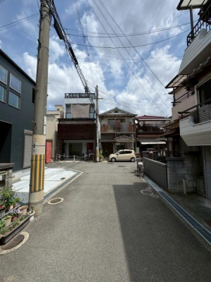 ���{�Q����s����5���ڂ̐V�z��ˌ��Ă̑O�ʓ��H�܂ތ��n�ʐ^