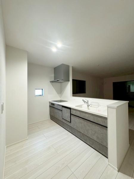 ���{�Q����s����5���ڂ̐V�z��ˌ��ẴL�b�`��