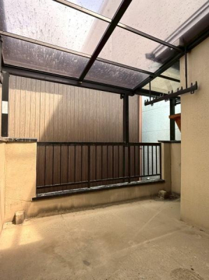 ���{���s�����ߋ�3���ڂ̒��Ãe���X�n�E�X�̃o���R�j�[