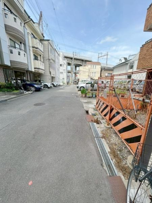 ���{�����s�r��3���ڂ̓y�n�̑O�ʓ��H�܂ތ��n�ʐ^