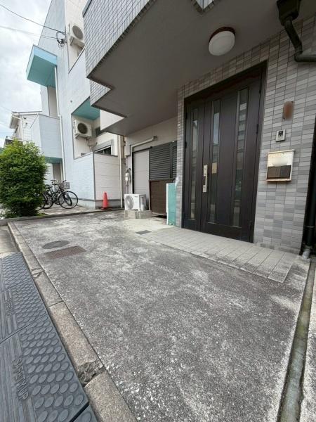 ���{�����s����]1���ڂ̒��È�ˌ��Ă̒��ԏ�