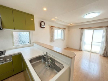 ���{�����s�R�蒬�̒��È�ˌ��Ẵ��r���O