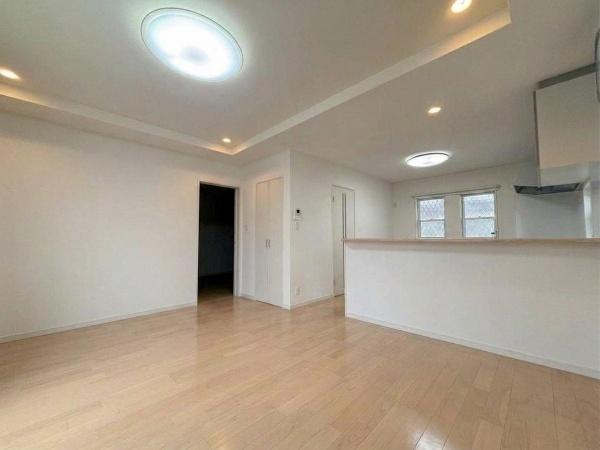 ���{�����s�R�蒬�̒��È�ˌ��Ẵ��r���O