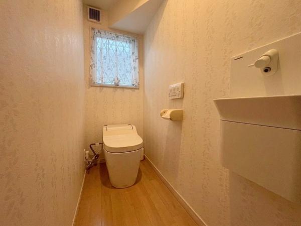 ���{�����s�R�蒬�̒��È�ˌ��Ẵg�C��