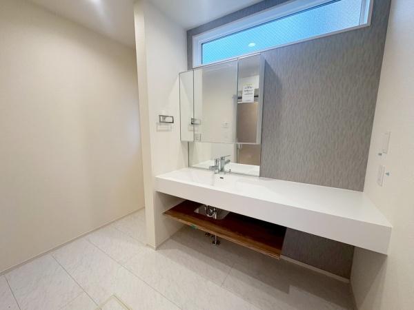 ���{�Q����s���`�����̐V�z��ˌ��Ă̐��ʑ�E���ʏ�