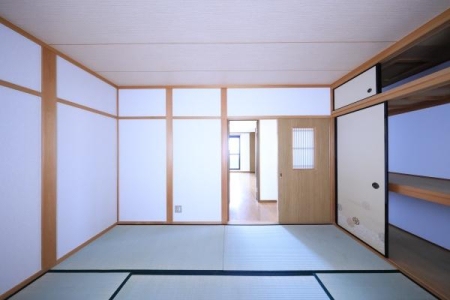 ���{���s���Z�g�擒��4���ڂ̒��È�ˌ��Ă̘a��