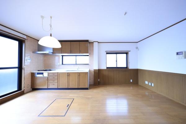 ���{���s���Z�g�擒��4���ڂ̒��È�ˌ��Ẵ��r���O