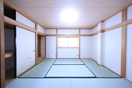 ���{���s���Z�g�擒��4���ڂ̒��È�ˌ��Ă̘a��