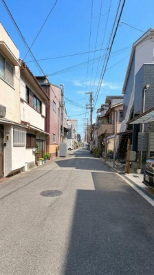 ���{���s����撆��6���ڂ̒��Ãe���X�n�E�X�̑O�ʓ��H�܂ތ��n�ʐ^