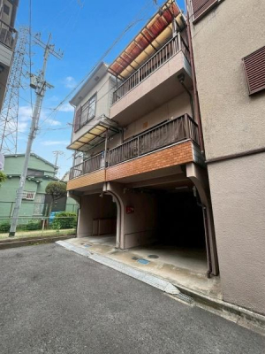 ���{�哌�s���1���ڂ̒��È�ˌ��Ă̑O�ʓ��H�܂ތ��n�ʐ^