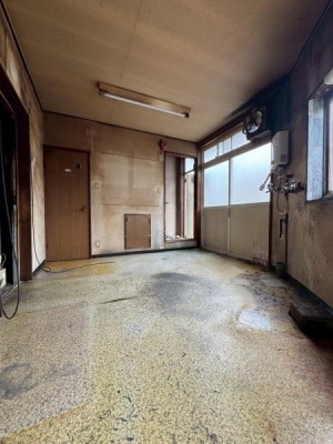 ���{��^�s����4���ڂ̒��È�ˌ��Ă̂��̑�����