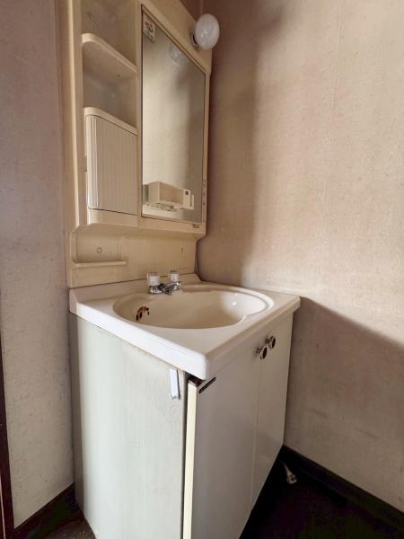 ���{��^�s����4���ڂ̒��È�ˌ��Ă̐��ʑ�E���ʏ�