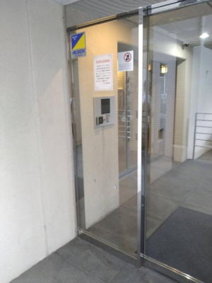 ���{���s��������3���� 11-53�̒��Ã}���V�����̃G���g�����X
