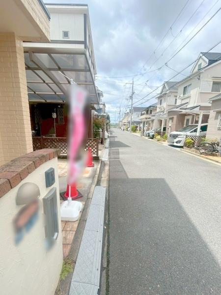 ���{�����s�ԉ�����3���ڂ̒��È�ˌ��Ă̑O�ʓ��H�܂ތ��n�ʐ^