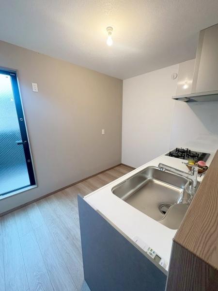 ���{��^�s�����̒��È�ˌ��ẴL�b�`��