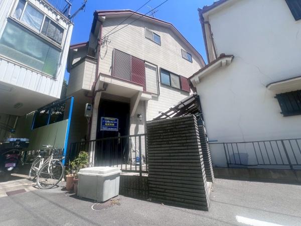 大阪府吹田市清水の中古一戸建ての現地外観写真