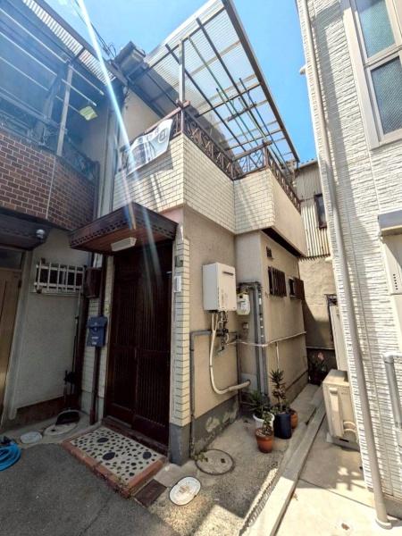 大阪府大阪市生野区巽南5丁目の中古テラスハウスの現地外観写真