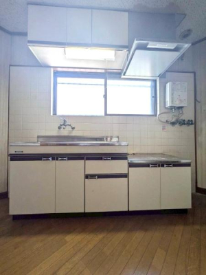 ���{���s����搶�쐼4���ڂ̒��È�ˌ��ẴL�b�`��