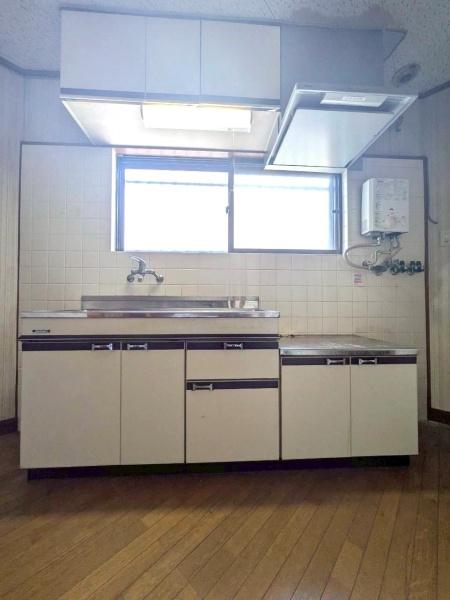 ���{���s����搶�쐼4���ڂ̒��È�ˌ��ẴL�b�`��