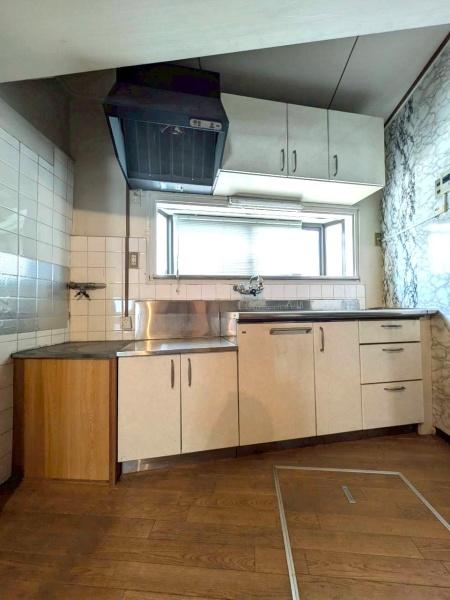 ���{���s����搶�쐼3���ڂ̒��Ãe���X�n�E�X�̃L�b�`��