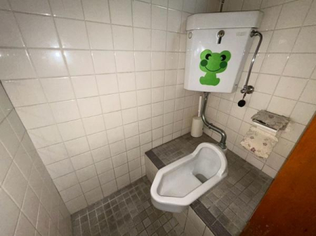 ���{��^�s���L���̒��Ãe���X�n�E�X�̃g�C��