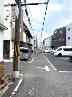 ���{���s����撆�쐼1���ڂ̓y�n�̑O�ʓ��H�܂ތ��n�ʐ^