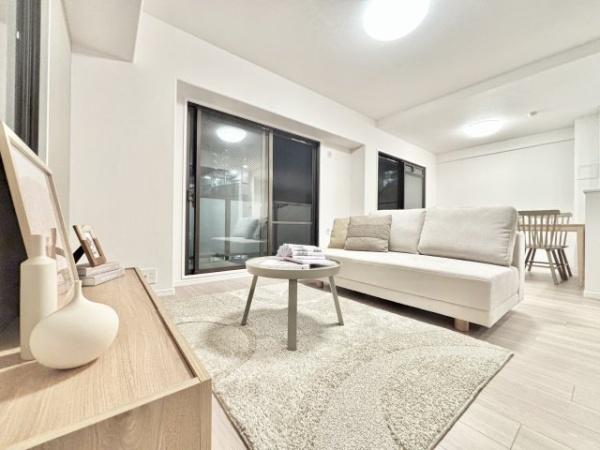 ���{���s����擌�O��2���� 11-21�̒��Ã}���V�����̃��r���O