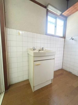 ���{����s��������4���ڂ̒��È�ˌ��Ă̐��ʑ�E���ʏ�