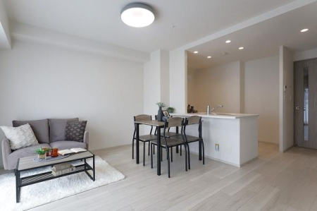 ���{���s�Z�V�]�撆���ꉮ2���ڂ̒��Ã}���V�����̃��r���O