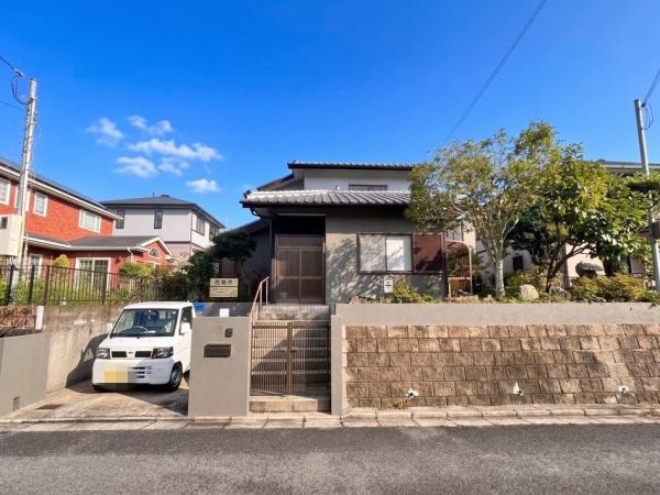 大阪府豊能郡豊能町希望ケ丘5丁目の中古一戸建ての現地外観写真