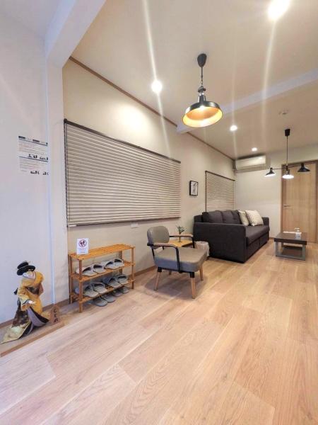 ���{���s����搶�쐼4���ڂ̒��Ãe���X�n�E�X�̃��r���O