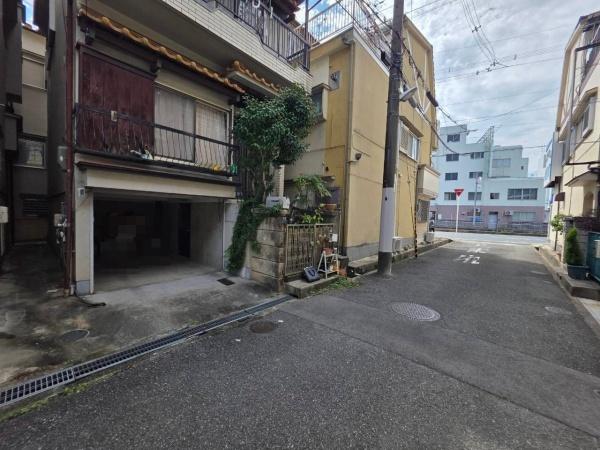 ���{�Q����s�ΒÌ����̒��È�ˌ��Ă̑O�ʓ��H�܂ތ��n�ʐ^