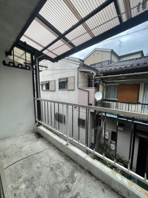 ���{����s����4���ڂ̒��Ãe���X�n�E�X�̃o���R�j�[