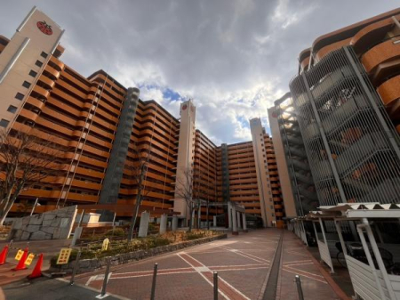 ���{�Q����s�ŏ㍂�˒��̒��Ã}���V�����̌��n�O�ώʐ^